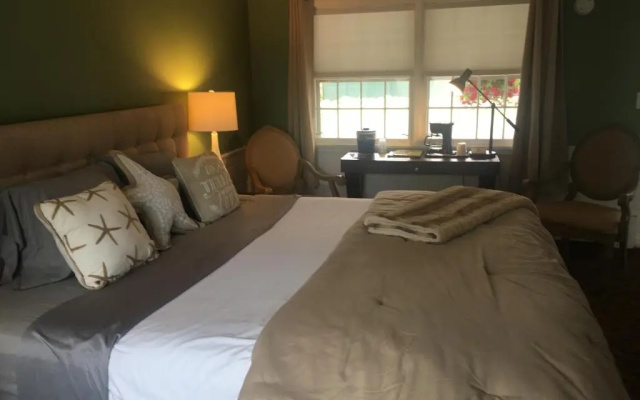 Clarendon Motel