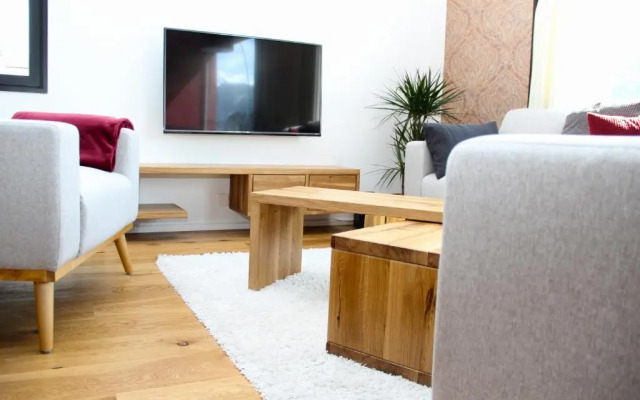3,5 Zimmer Dachwohnung: Modern, komfortabel, zentral, mit Bergsicht