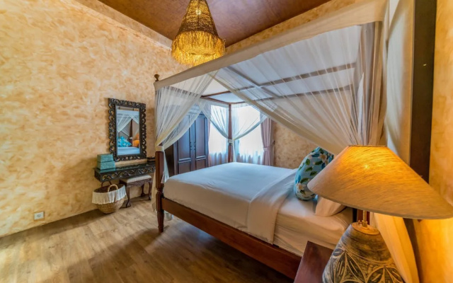 Villa Secret Estate