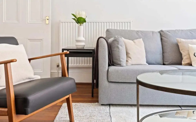 Stunning 1 Bed Apt, Sleeps 4 nr Central London