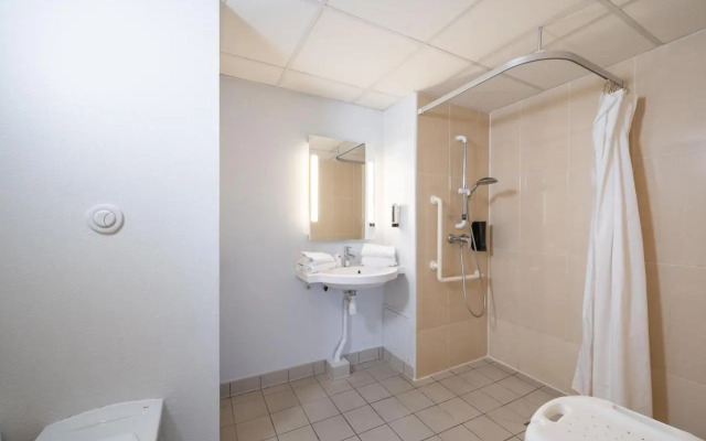 B&B HOTEL Saintes