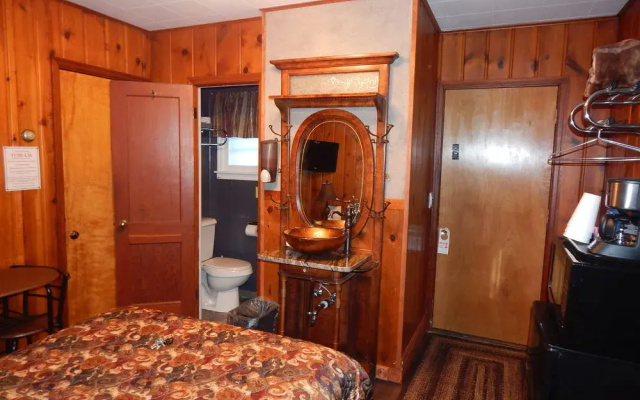 Brookside Motel