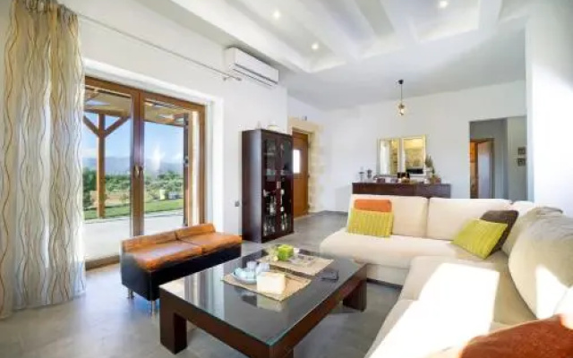 Iridanos Villa