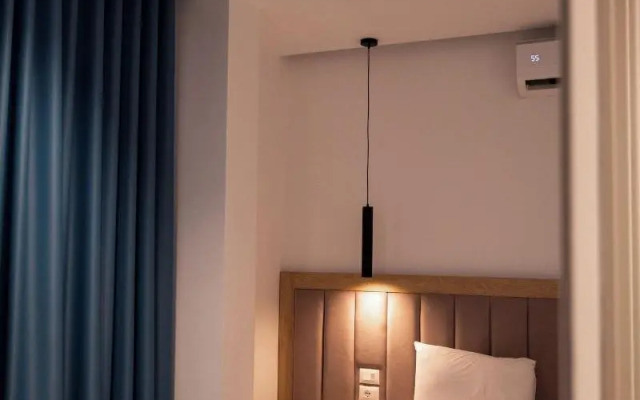Monel Hotel