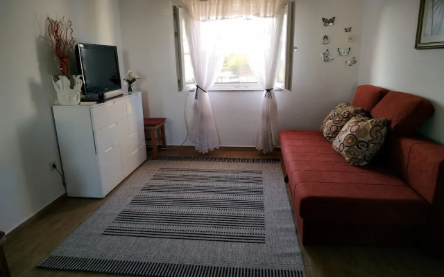 Slamo Apartments