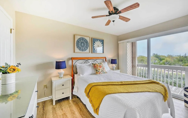 Brigantine Condo w/ Beach Access & Pool Views