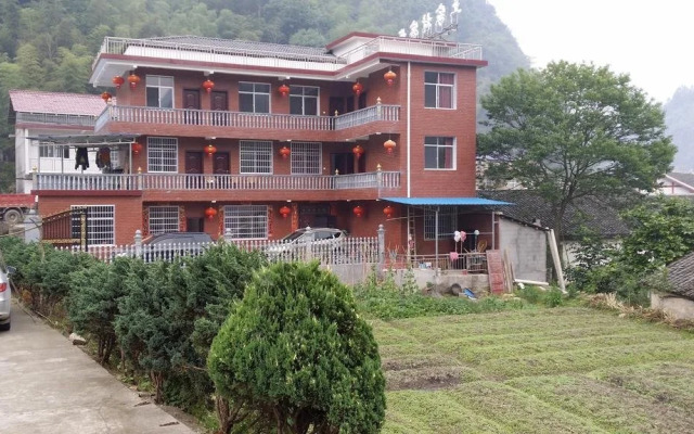Zhangjiajie Tujia men Theme Inn
