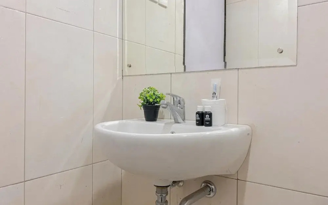 Cozy Living And Homey 2Br Apartment At Nifarro Park