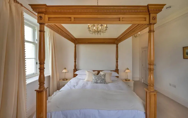 Self-catering Retreat With Pool, hot tub