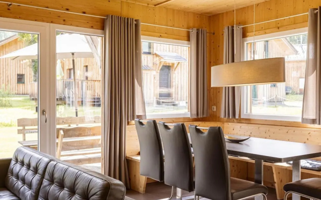 Chalet With Sauna and hot tub
