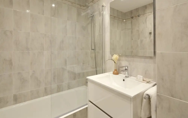 Zurriola Jazz Apartment by FeelFree Rentals