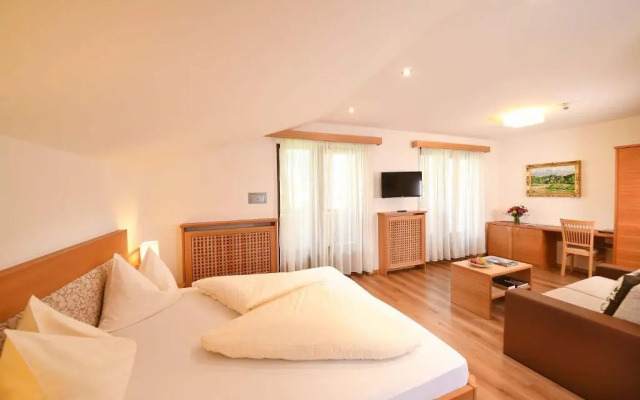 Hotel Paradies