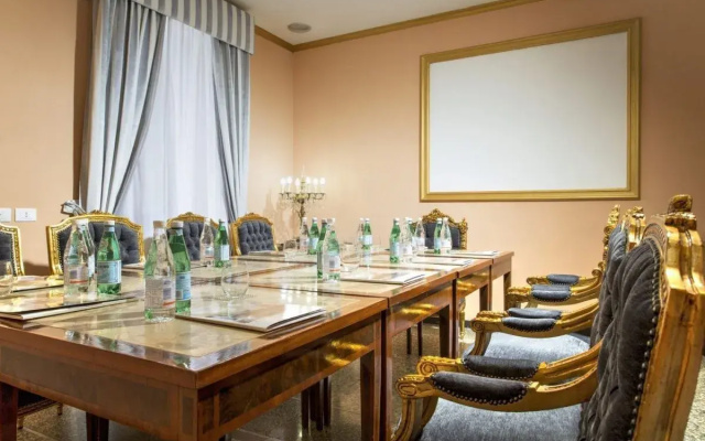 Отель Golden Tulip Rome Piram