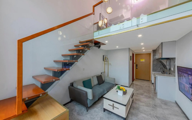 East Apartment (Chengdu East Railway Station West Square Branch)