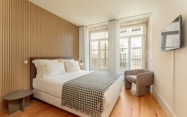 Cozy Getaway in Porto With Balcony
