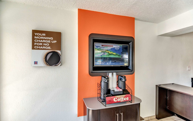 Motel 6 Stockton, CA - North