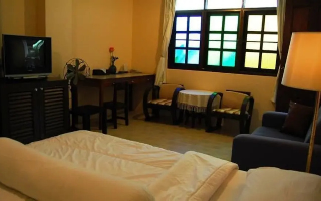 Trithana Boutique House