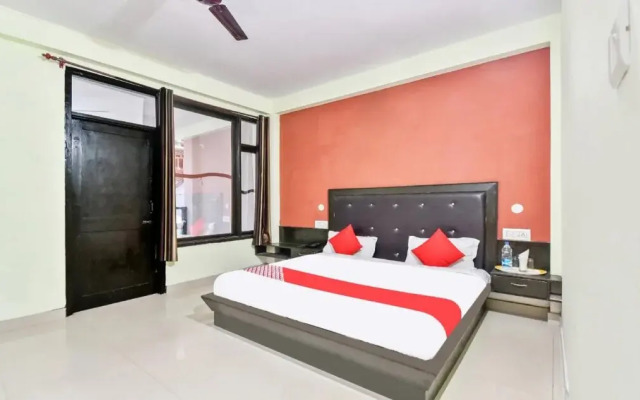 The Woodward Two By Oyo Room