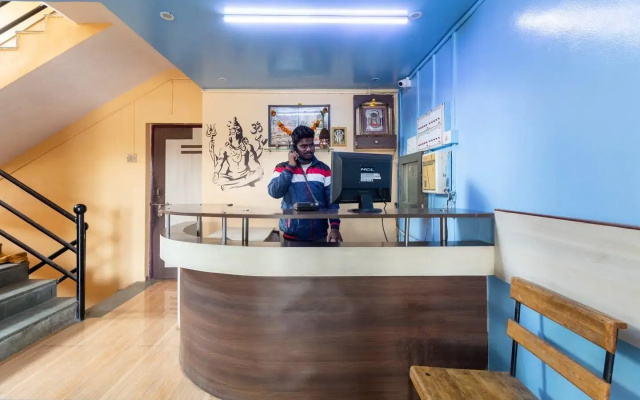 Shree Sidhi Lodging by OYO Rooms