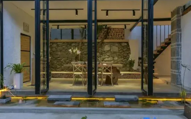 Manting Sixiang Courtyard-Style Hotel