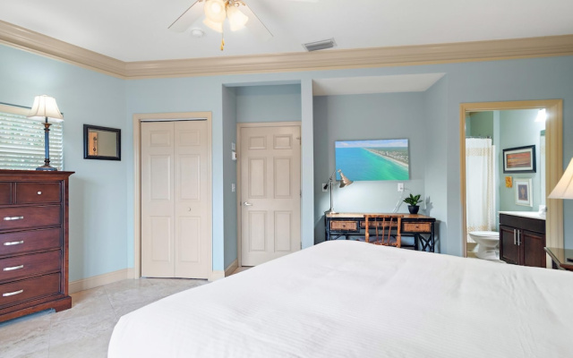 Beach Pointe 301