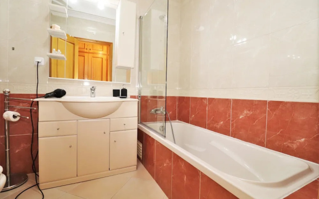 Lovely 2 -bedroom Vacation Apartment In Quarteira