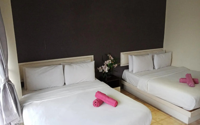 Hotel 77