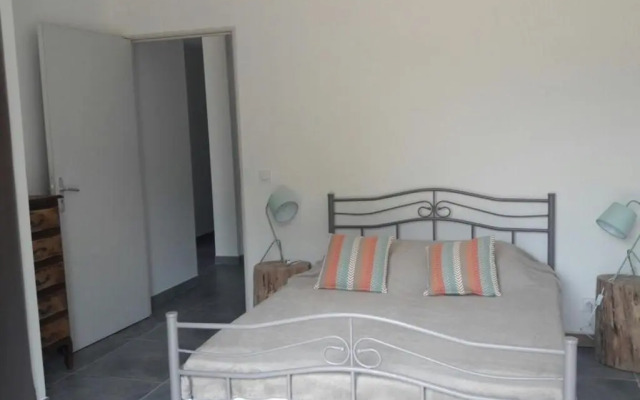 Appt RDC 90 m2 NEUF climatisé rivière et plage