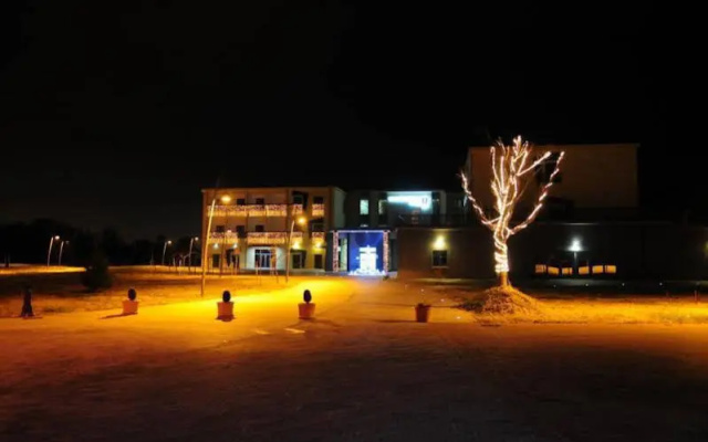 Manhattan Village Hotel