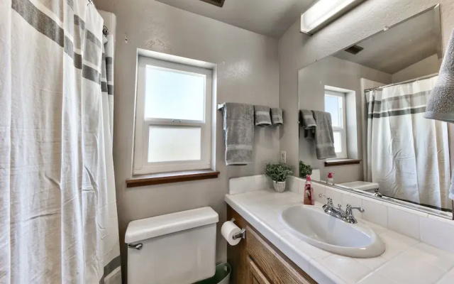 853p Lakeside Beach 4 Bedroom Home