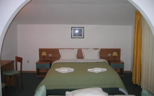 Hotel "Luch"