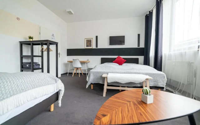 FULL HOUSE Hotel Nürnberg - shared bath & kitchen