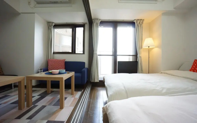 Terry's Apartment Shinsaibashi East I G13B