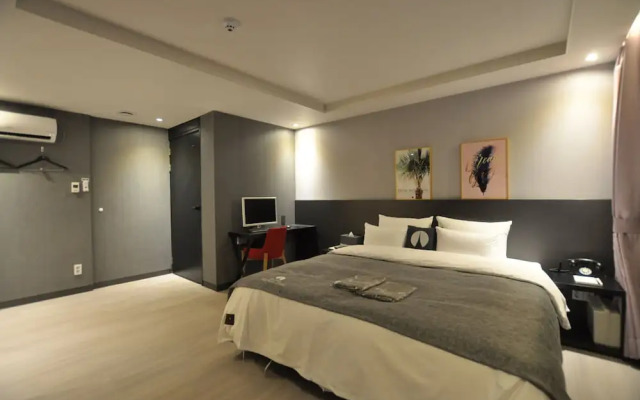 French Code Hotel Seomyeon Bumcheon