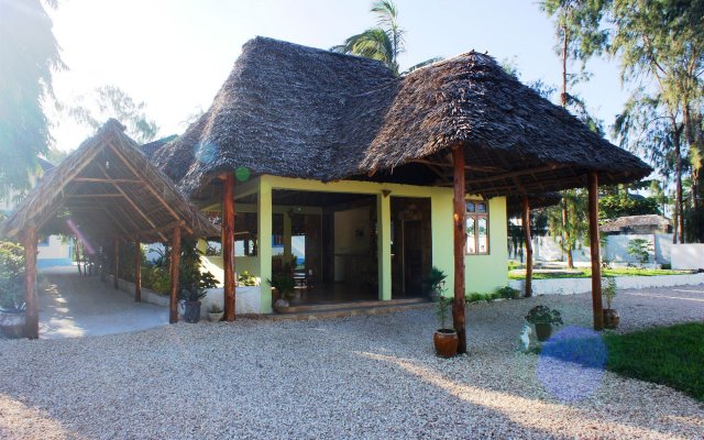 Smiles Beach Hotel in Nungwi, Tanzania from 169$, photos, reviews - zenhotels.com hotel front