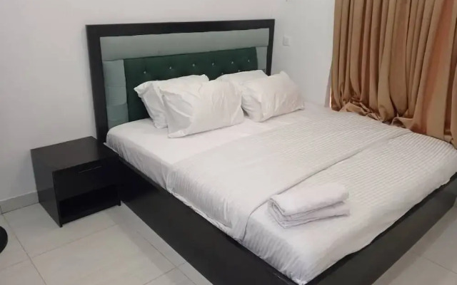 Tristar Hotel & Suites