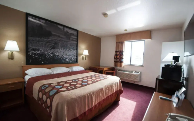 Super 8 by Wyndham Wenatchee