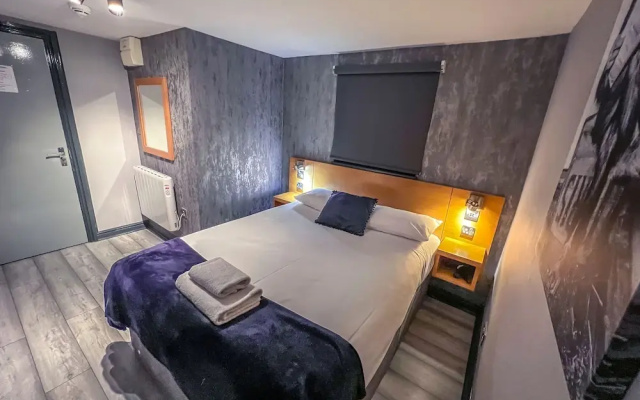 No. Twenty Hotel & Bar