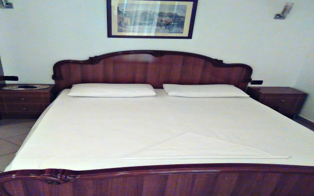 Hotel Leons