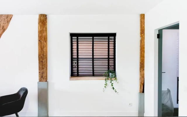 Charming Authentic Home With Garden