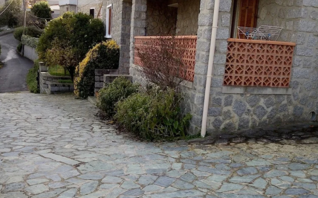 Maison En Pierre de Taille