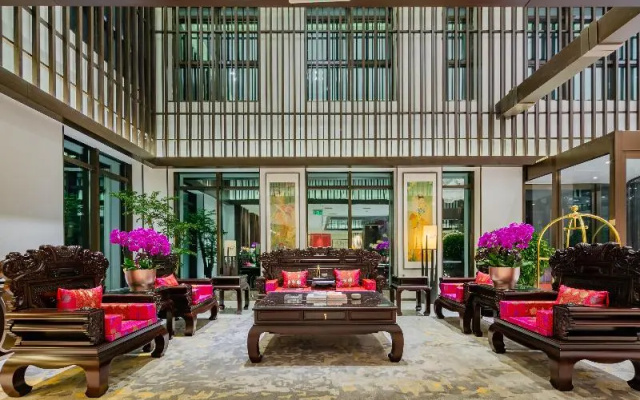 Grand Madison Hongjian Zhongchuan Airport