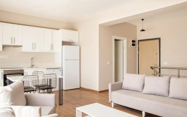 Superb Flat near Sea with Shared Pool in Cesme