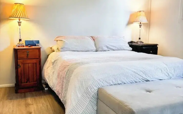 Paterson Skywalk & Bush Bedroom