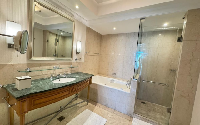 Premium SA at 4 Seasons Hotel