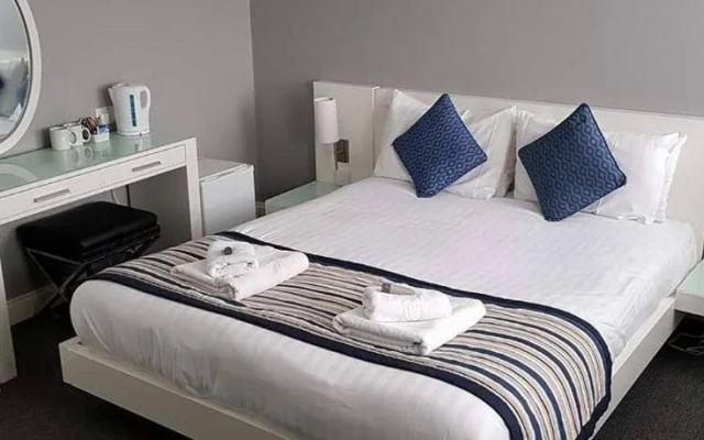Riviera Hotel