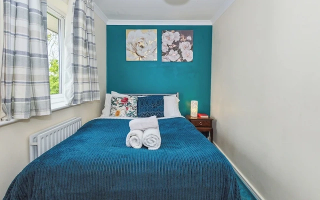2 Bed Apartment - Sleeps 5 - Wifi - Parking - Pets
