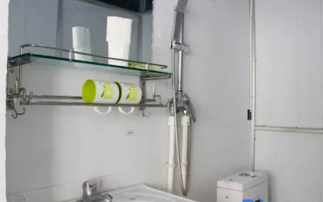 Minquan Jixiang Hotel