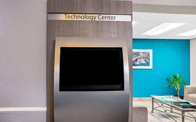 La Quinta Inn & Suites by Wyndham Conroe