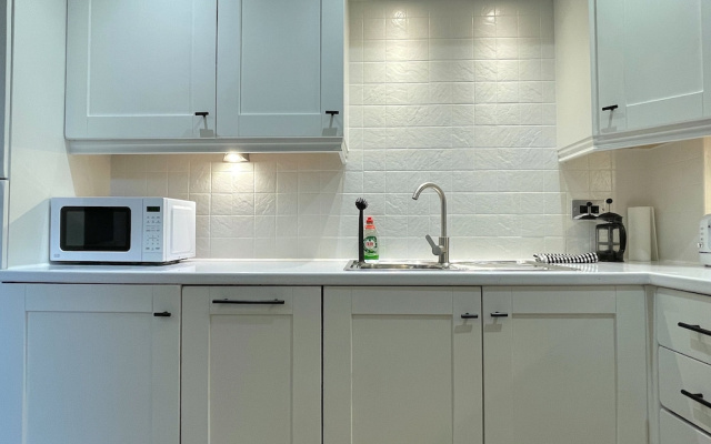 Modern 1 Bed Flat in Barnsley